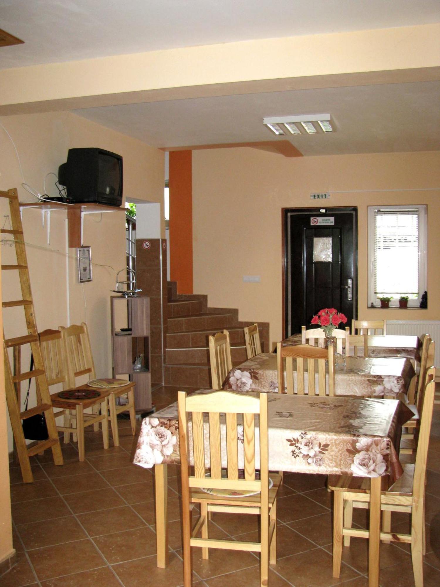 Guest House Familia Samovodene Bagian luar foto