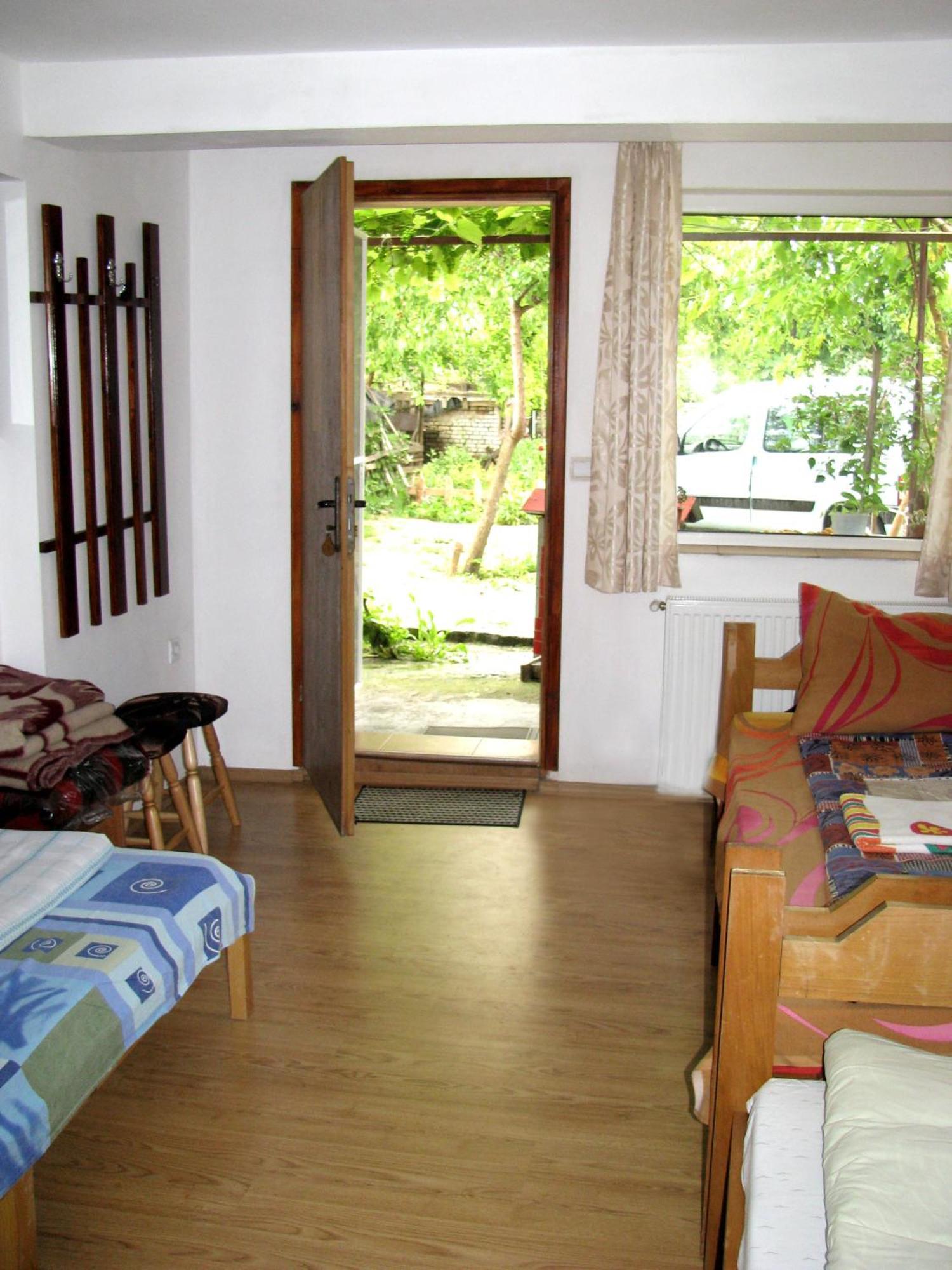 Guest House Familia Samovodene Bagian luar foto