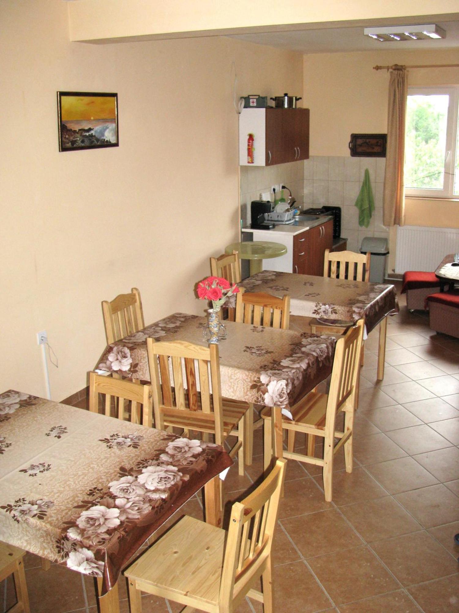 Guest House Familia Samovodene Bagian luar foto