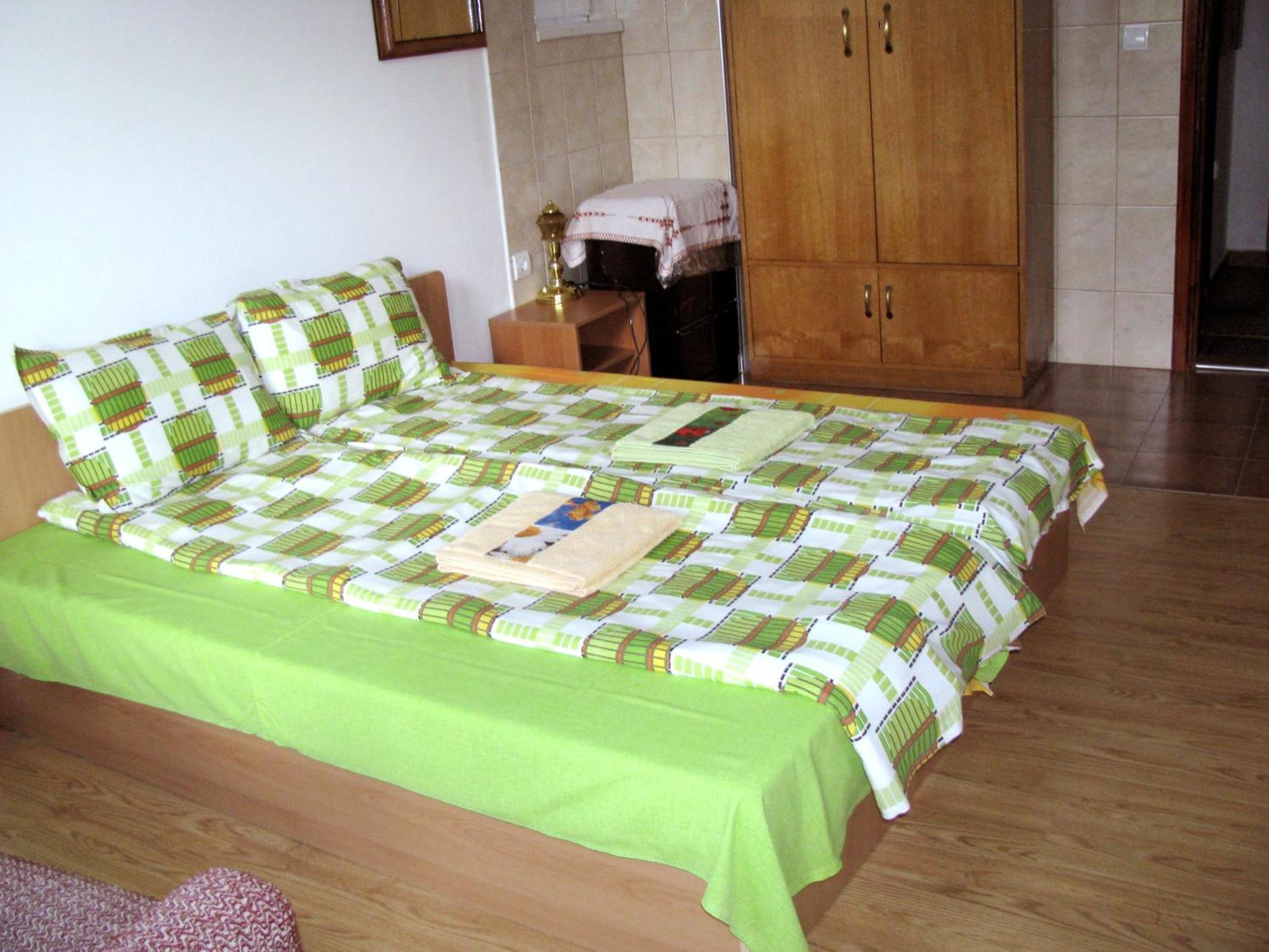Guest House Familia Samovodene Bagian luar foto